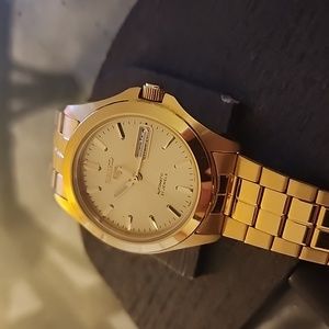 SEIKO series 5 gold watch